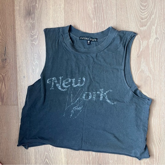 UO {Future State} | New York peace sign cropped tank top - Picture 2 of 5